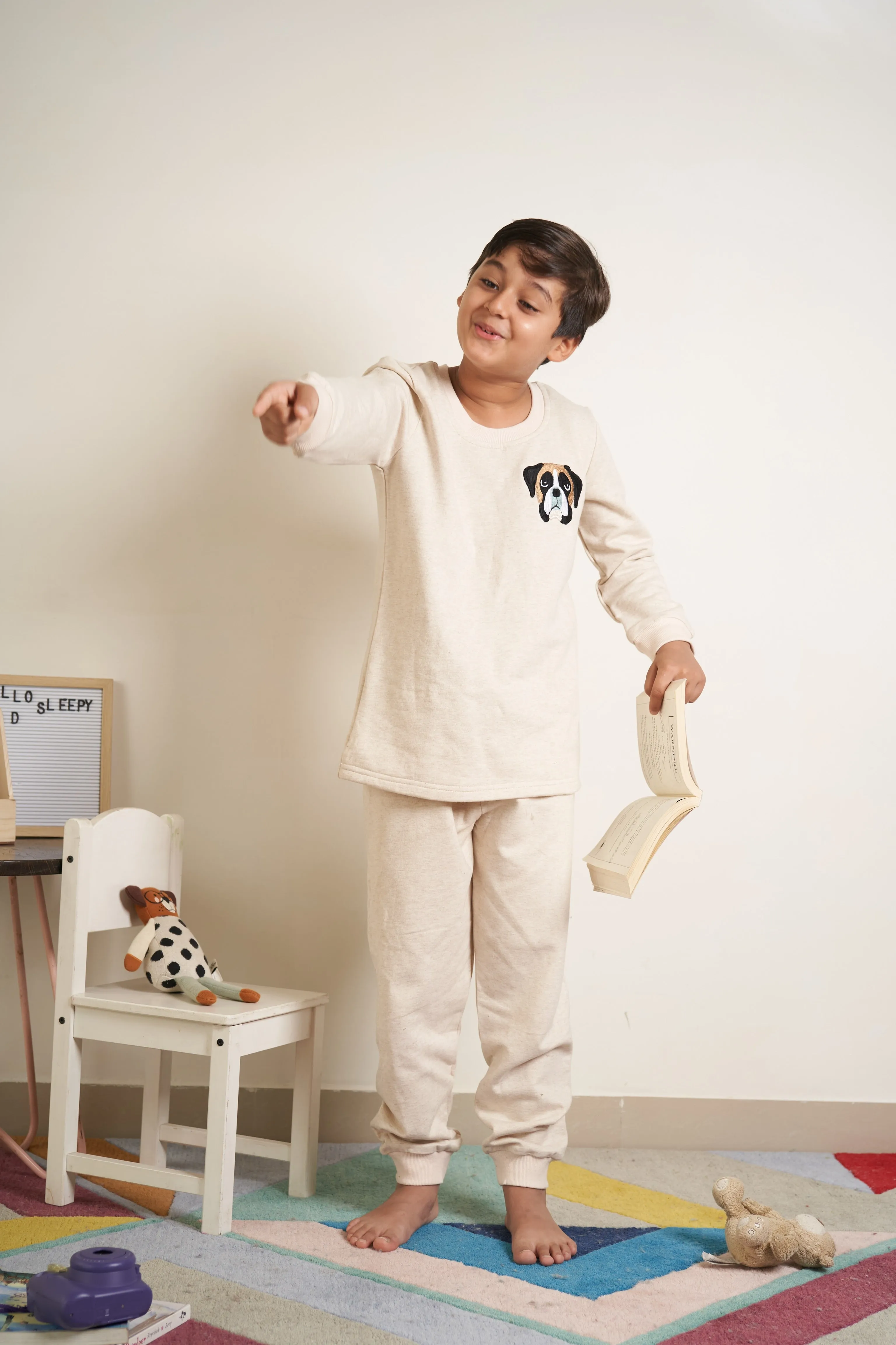 Beige tracksuit with dog face embroidery on chest