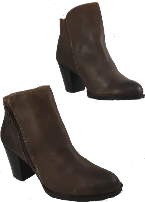 SOFFT Women's Wera •Brown Distressed Leather• Mid Heel Ankle Boots