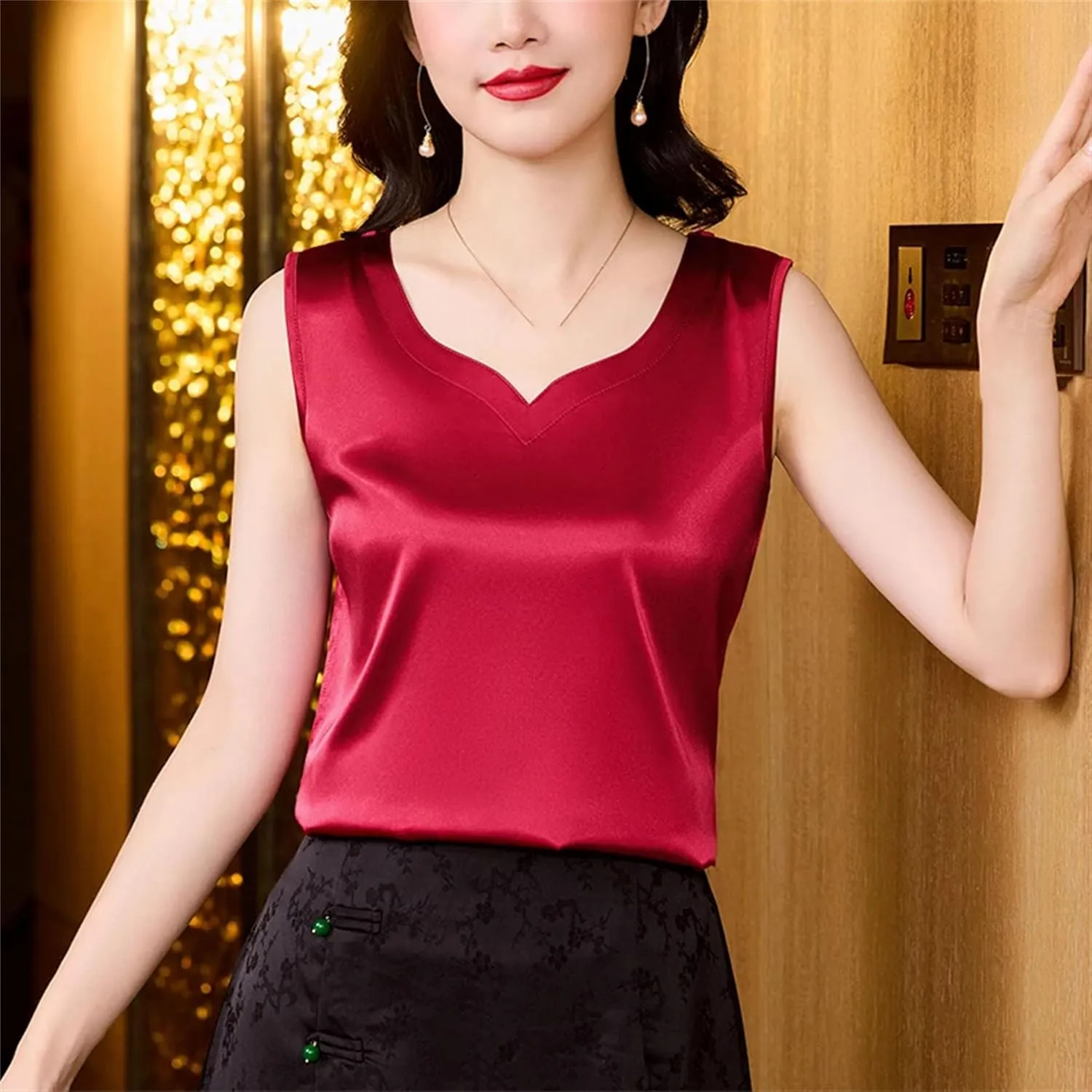 Women's Silk Satin V-Neck Tank Top Camisole Summer Loose Fit Sleeveless Vest with Lace Trim Breathable Casual Lounge Wear