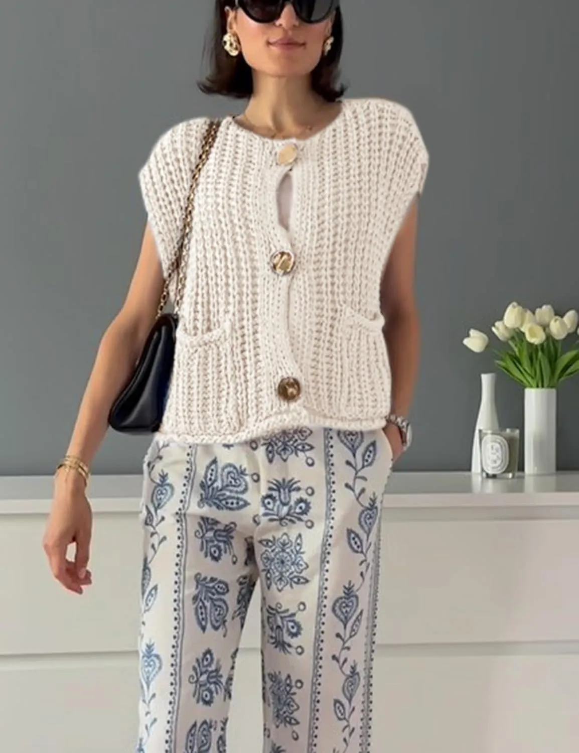 Yimoon Sweater Vest Women Sleeveless Cropped Button Down Chunky Knit Cardigan Casual Knitted Sweater Vest with Pockets